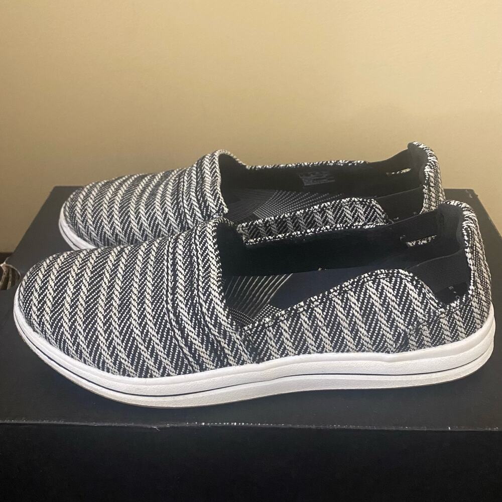 Clarks Women's Breeze Step Sneaker